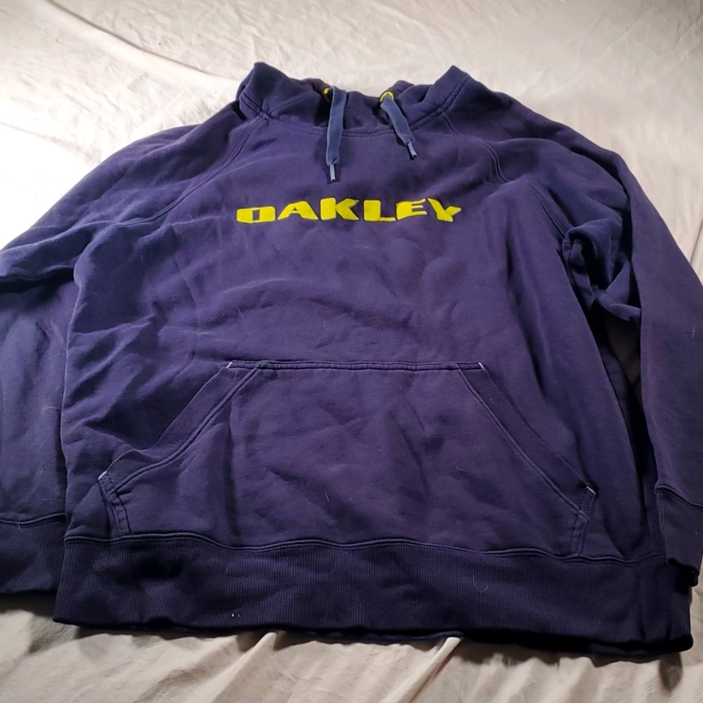 Oakley medium hoodie blue